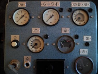 Přístrojová deska - kompresor ČKD - 5