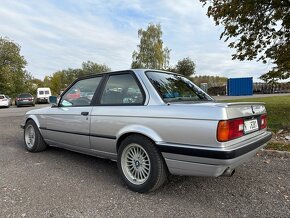Prodám origo Bmw E30 318is coupe 100kw po velkém servisu - 5