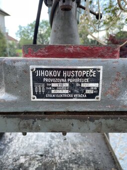 Elektrická stojanová vrtačka Jihokov V10 - 5