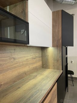 Prodám NOVOU černou kuchyň Plzeň DTD Egger U899 - 5