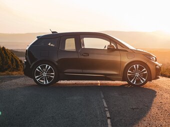 BMW i3s 94Ah REX | Starlight | ZLATÁ BARVA 24 karátů | 1/1 - 5