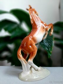 Porcelánový kůň Royal Dux.. TOP - 5