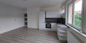 Pronájem bytu 2+kk (40 m²) – Humpolecká ulice, Praha 4 – Krč - 5