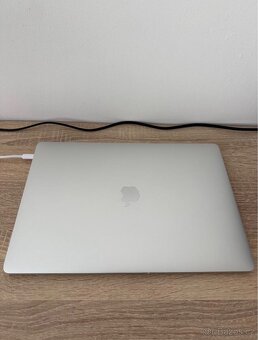Macbook Pro 15 - i7 2019 touchbar - 5