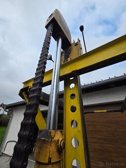 Nemecky nůžkový 2T hydraulicky zvedák DDR - 5