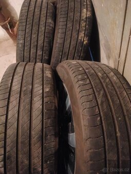 4ks alu disky orig. Škoda 5x112 r17 pneu 215/55 R17 5mm - 5