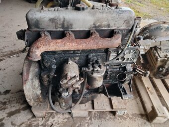 Motory a převodovka Avia - 5