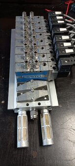 Pneumatické ventily Festo 8ks - 5