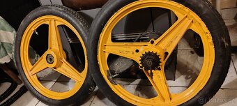 Manet Korado kola s bubny - 5