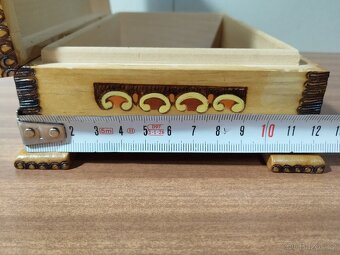 Dřevěná šperkovnice + bižuterie - 5