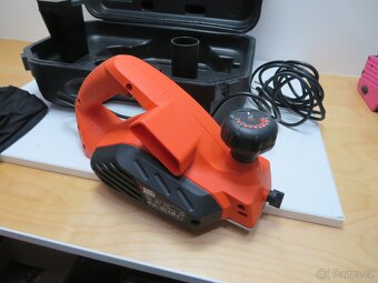 Zánovní elektrický hoblík BLACK and DECKER KW712 - 5