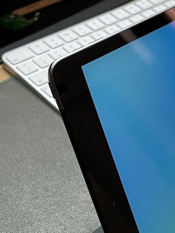 ZÁRUKA iPad 7th 10.2" 32GB + Folio Keyboard - 5