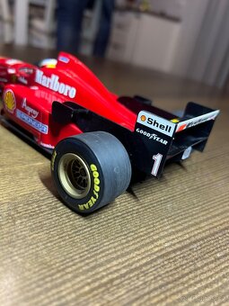 Ferrari F310 1:18 - 5