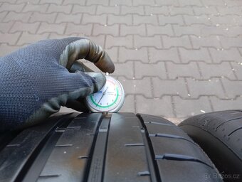 235/45/18 zánovní letní pneu falken - 5