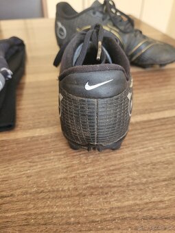 Prodám dětské kopačky Nike vel.33 - 5
