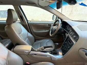 Volvo XC70 2.4D5 AWD 136kW Manuál Tažné Servisní kniha - 5