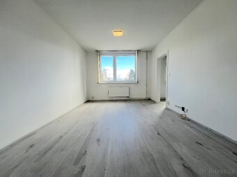 Pronájem prostorného bytu 1+1 s parkovacím stáním - 5