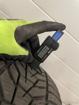 Hankook Winter Icept Evo 3 235/50 R18 101V 2Ks zimní pneu - 5