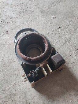 Robot UKS, elektromotor s převodovkou 220 V - 5