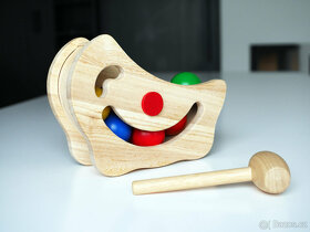 Dřevěná zatloukačka s kuličkami Plan Toys pro děti od 2 let - 5
