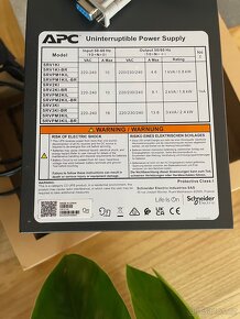 APC Easy UPS Online SRV 1000VA - 5