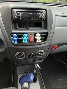 Suzuki Liana 1.6GLX 78kw, 2005, dvě sady kol - 5