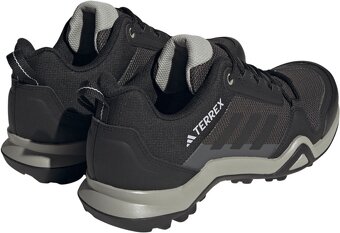 Nové turistické boty Adidas Terrex AX3, vel. Eur 40 2/3, UK - 5
