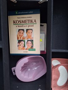 Kosmetický kufr plus učebnice a příslušenství nové - 5