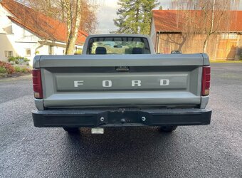 Ford F-150 XLT V8 5.0i – rok 1986 - 5