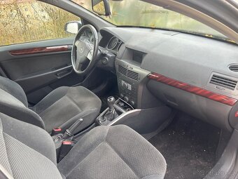 Opel Astra H 1.6 77kw benzin 2004 - 5