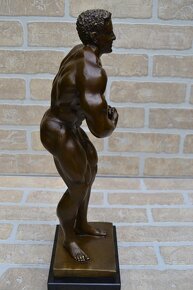 Bronzová socha - KULTURISTA - 5