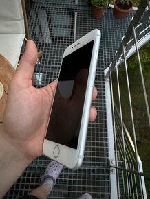 IPHONE 8 64gb ve výborném stavu s kabelem, krytem a krabičko - 5