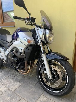 Suzuki GSR 600 - 5