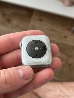 Apple Watch SE 2.generace - 5