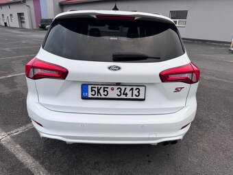 Ford Focus ST - 5