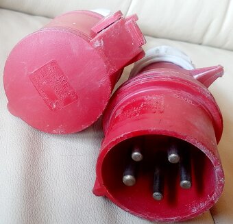 Zásuvka zástrčka 380V 32A 5ti kolík 400V - 5