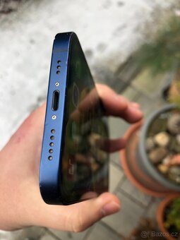 iPhone 12 64Gb v hezkém stavu - 5
