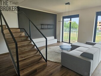 Prodej nízkoenergetického rodinného  domu 179 m2, pozemek 49 - 5