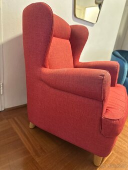 Červené křeslo IKEA - 5