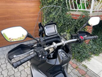 Honda adv 350, top stav - 5