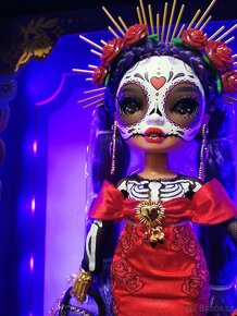 MGA Rainbow High Díos de Muertos Maria Garcia - 5