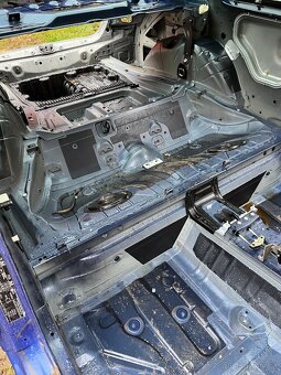 BMW e92 kastle, Anglická verze - 5