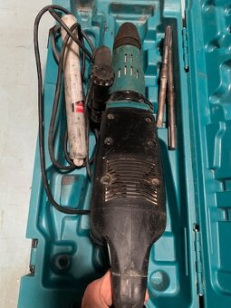 Prodám použité funkční bourací kladivo Makita HM1214C s AVT - 5