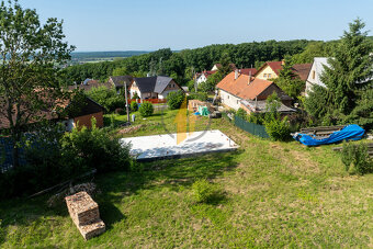 Prodej zasíťovaného oploceného stavebního pozemku se stavebn - 5