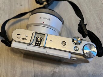 Samsung NX3000 + objektiv 16–50 mm OIS Power Zoom + přísluše - 5