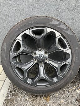 Kola Dodge RAM R22 - 5