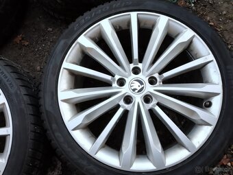 Originál ALU Superb r19 8x19 et44+zimní 235/40/19 - 5