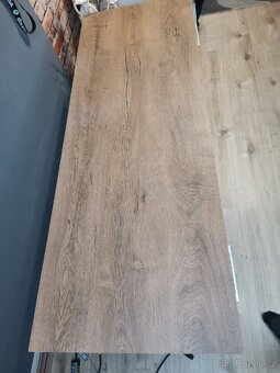 Psací stůl – zachovalý, moderní design - 5