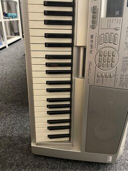 Klávesy Yamaha DGX-300 - 5