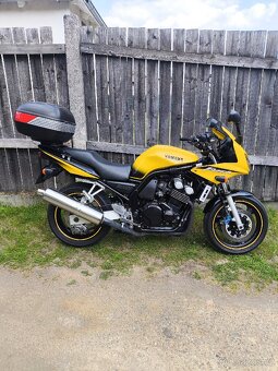 Yamaha FZS 600 - 5
